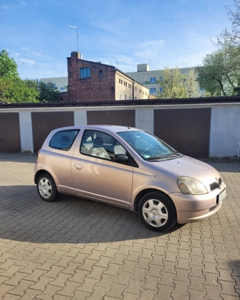 Toyota Yaris cena 3900 przebieg: 205558, rok produkcji 1999 z Pabianice małe 191